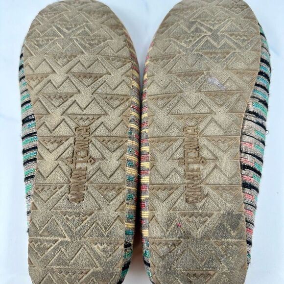Minnetonka Multi-color Slippers- Size 6 - Picture 12 of 14